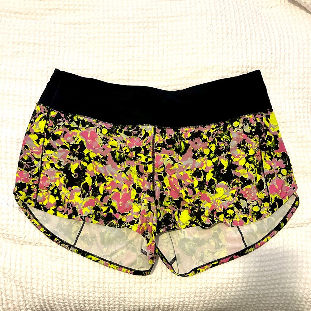 Lululemon Speed Up High Rise Lined Shorts 4” Size 18 Yellow Multi/Black